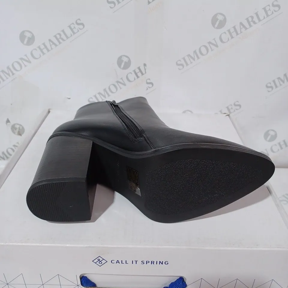 BOXED PAIR OF CALL IT SPRING EROECIA BLOCK HEEL ZIP-UP BOOTS IN BLACK SIZE 6