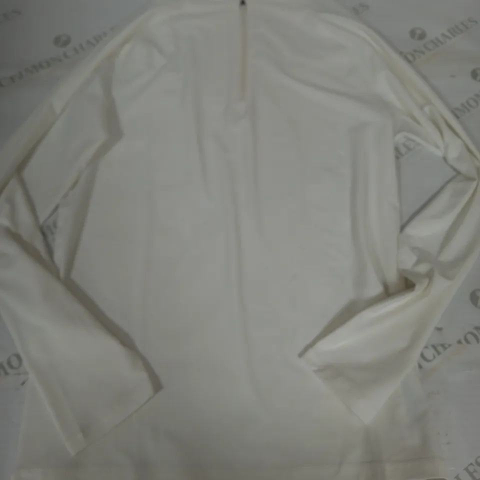 CONDITION CORE 1/4 ZIP TOP IN WHITE - MEDIUM
