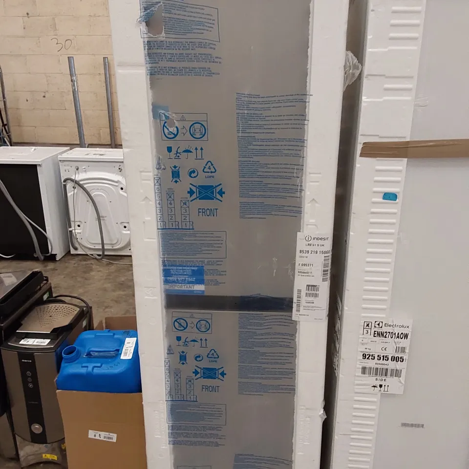INDESIT FRIDGE FREEZER LR8 S1 SUK