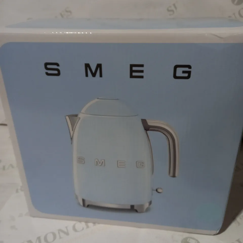 SMEG KLF03PB KETTLE - PASTEL BLUE RRP £149.99