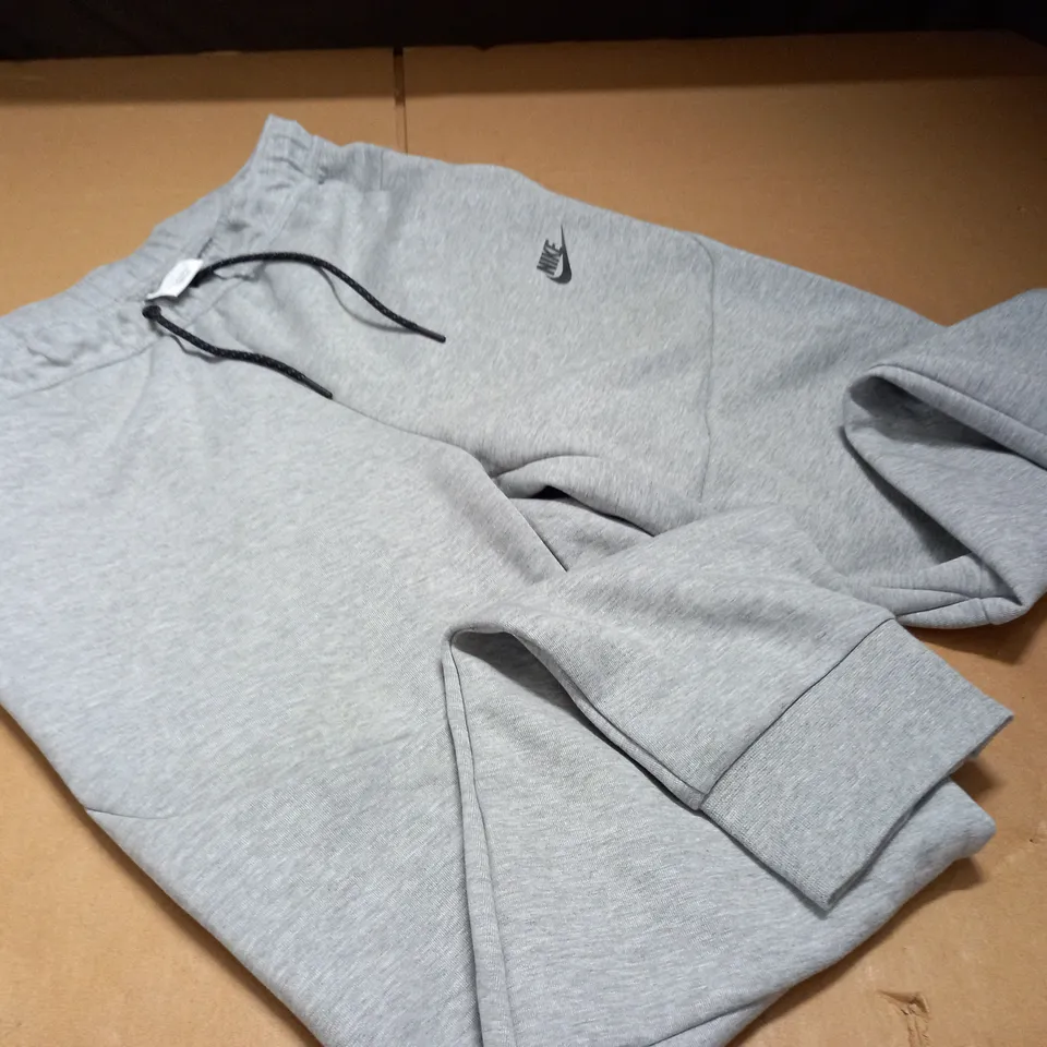 NIKE GREY SWEAT PANTS - M
