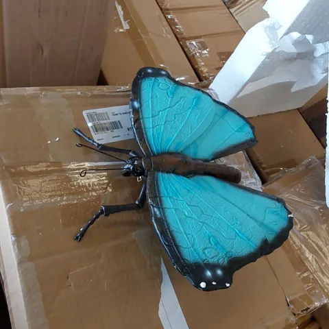 BOXED BUTTERFLY WALL DECORATION