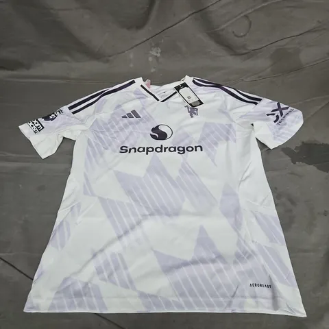 ADIDAS YOUTH MUFC AWAY JERSEY IN WHITE MIX SIZE 15-16YRS