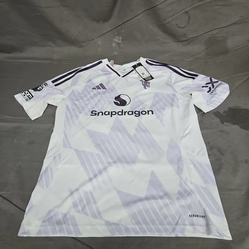 ADIDAS YOUTH MUFC AWAY JERSEY IN WHITE MIX SIZE 15-16YRS