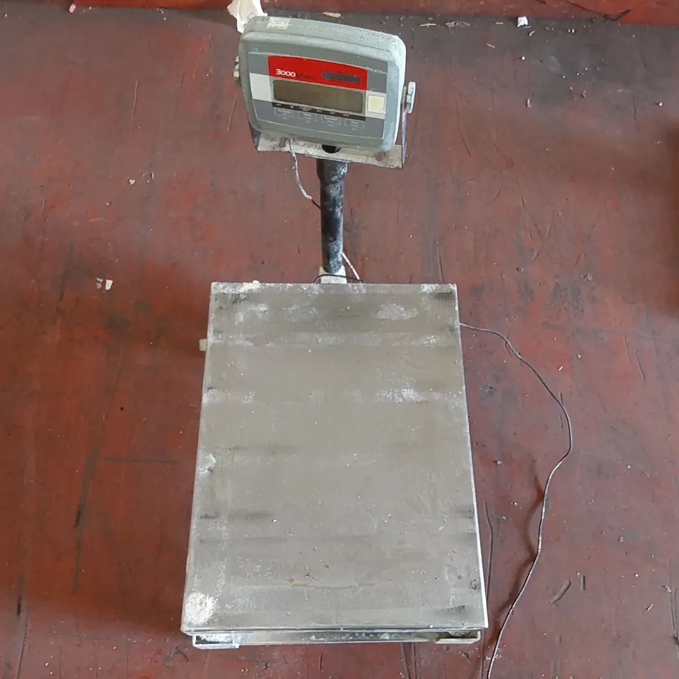 OHAUS DEFENDER 3000 T31P PORTABLE SCALE
