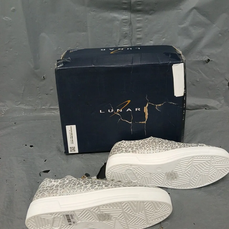 BOXED PAIR OF LUNAR WHITE SIZE ZIP TRAINERS - SIZE EU 39
