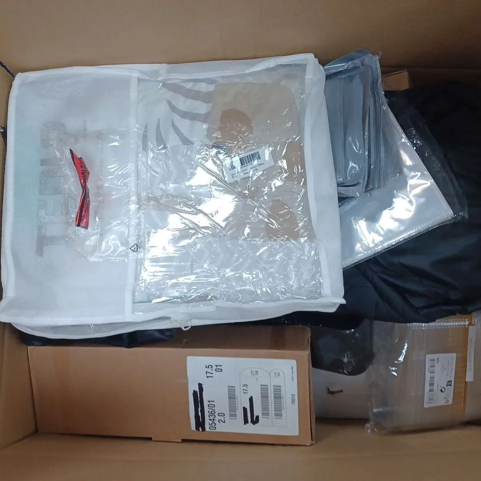 APPROXIMATELY 15 ASSORTED HOUSEHOLD ITEMS TO INCLUDE LED LIGHTUP MAKEUP MIRROT, DORMA PILLOWCASE, COUPLES EDITION JOURNAL, ETC