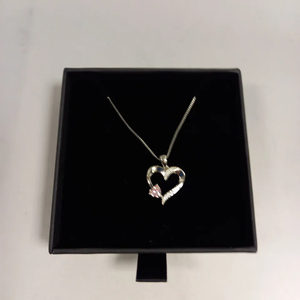 TALIA-RAE HEART STONE NECKLACE 