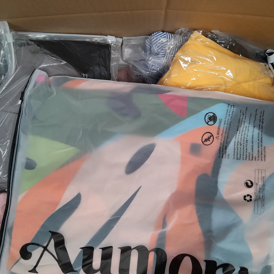 BOX OF APPROXIMATELY 25 ASSORTED CLOTHING ITEMS TO INCLUDE - SOCKS , DRESS , BIKINI ETC