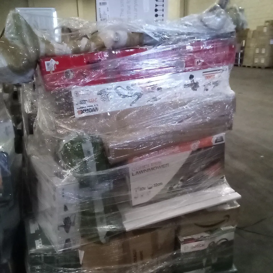PALLET OF APPROXIMATELY 30 ASSORTED ELECTRICAL ITEMS TO INCLUDE LAWNMOWERS, SPRAYERS , TRIMMERS , ETC 