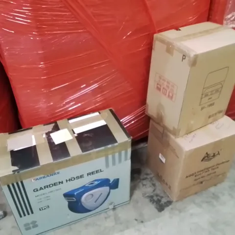 PALLET OF ASSORTED HOUSEHOLD GOODS AND PRODUCTS TO INCLUDE;GARDEN HOSE REEL,FISH TANK,JEWELLERY BOX