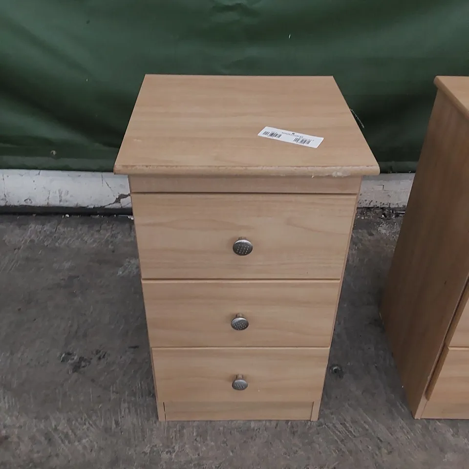 SET OF 2 BEDSIDE TABLES 