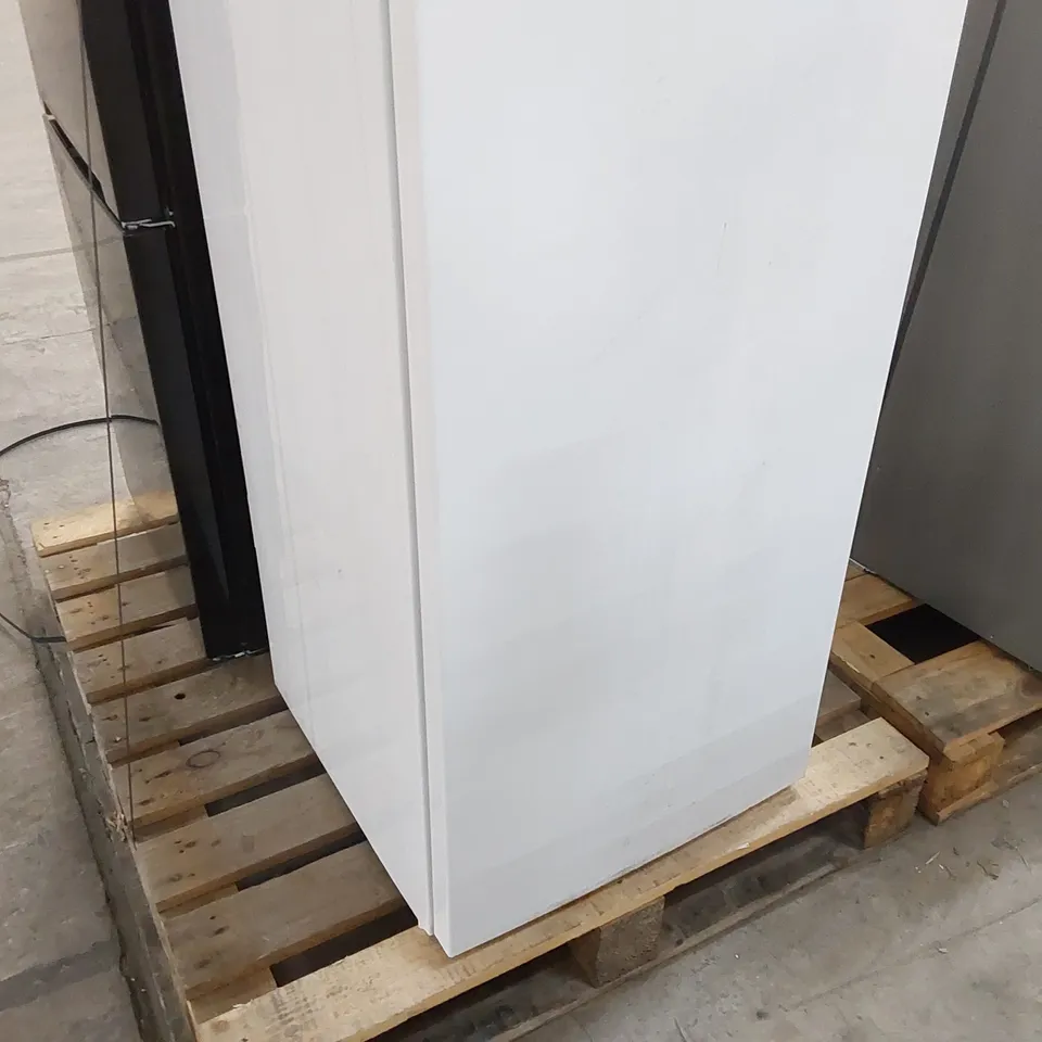 BEKO CFG4501W FREESTANDING FRIDGE FREEZER - UNPROCESSED RAW RETURN