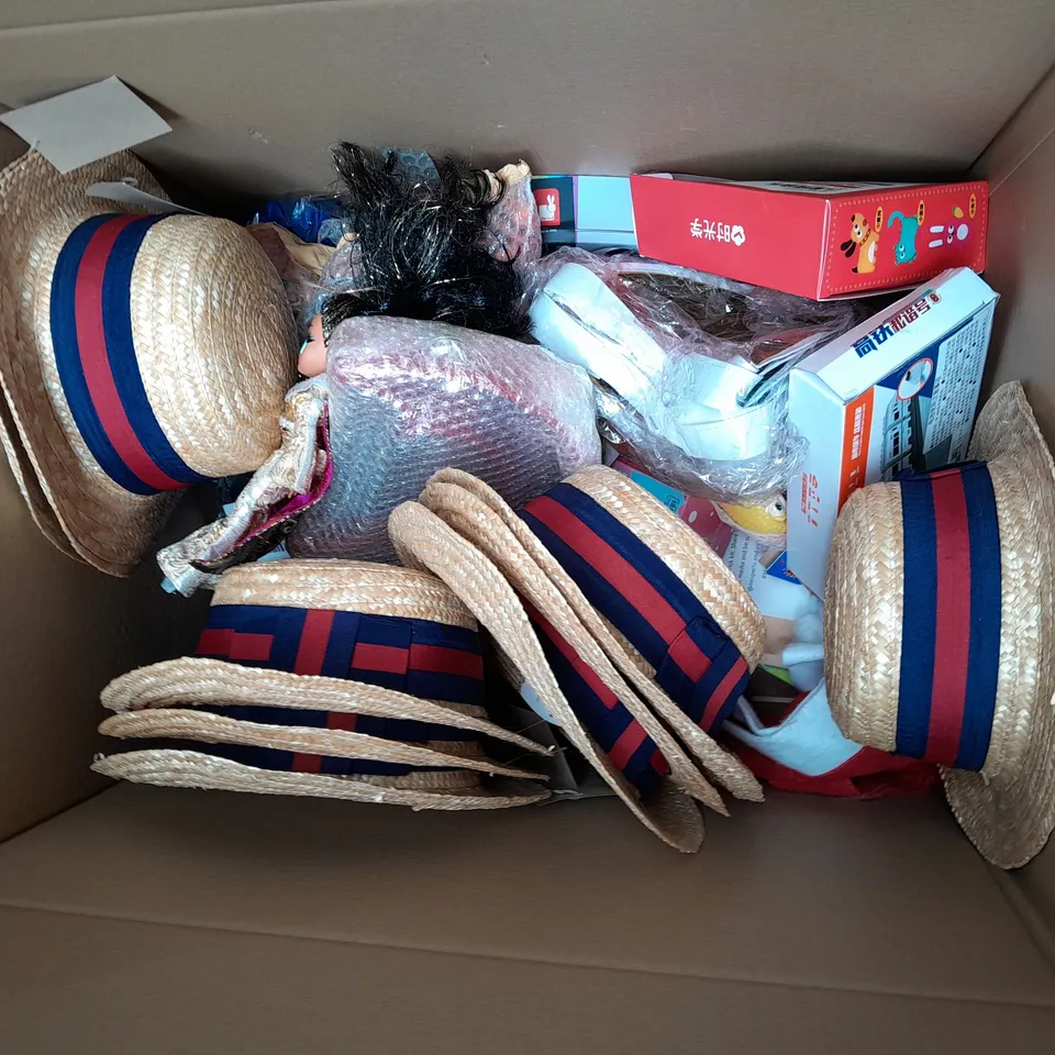 LARGE QUANTITY OF ASSORTED TOYS AND GAMES T INCLUDE FOOTBALLS. JIGSAWS AND ACTIVITY MAGAZINES