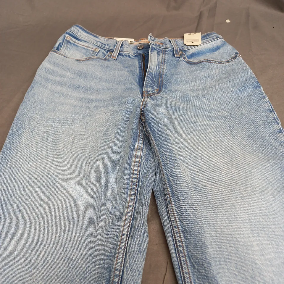 LEVI'S MOM JEANS STRECH DENIM JEANS - 30W 28L