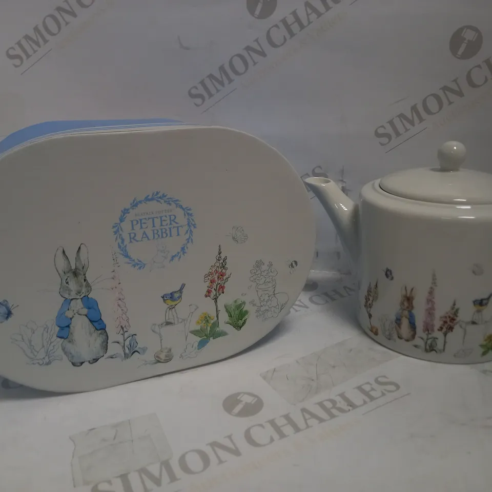 PETER RABBIT STOW GREEN CLASSIC PORCELAIN TEA POT