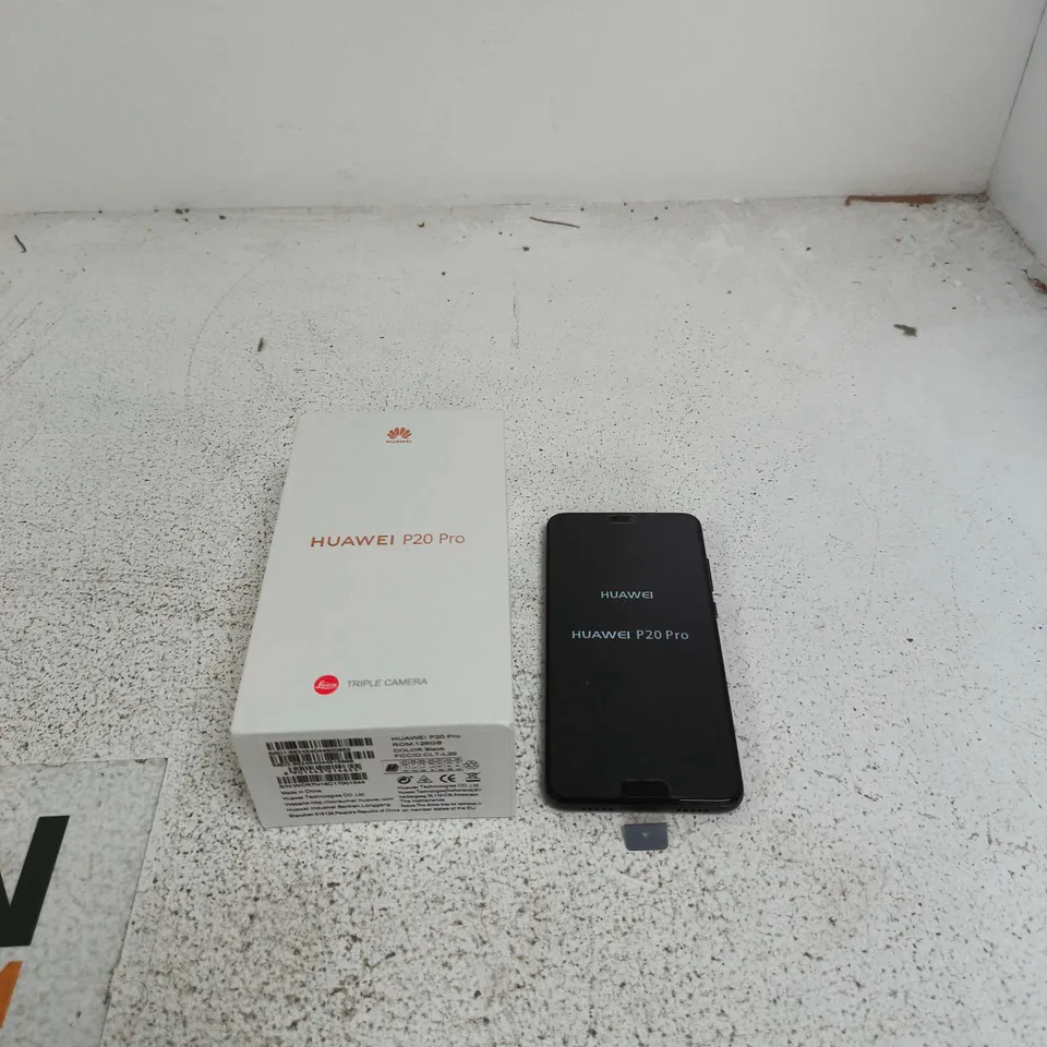 HUAWEI P20 PRO PHONE BOXED WITH ACCESSORIES