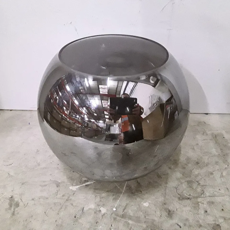 BOXED 21CM H × 25CM W GLASS PENDANT SHADE 