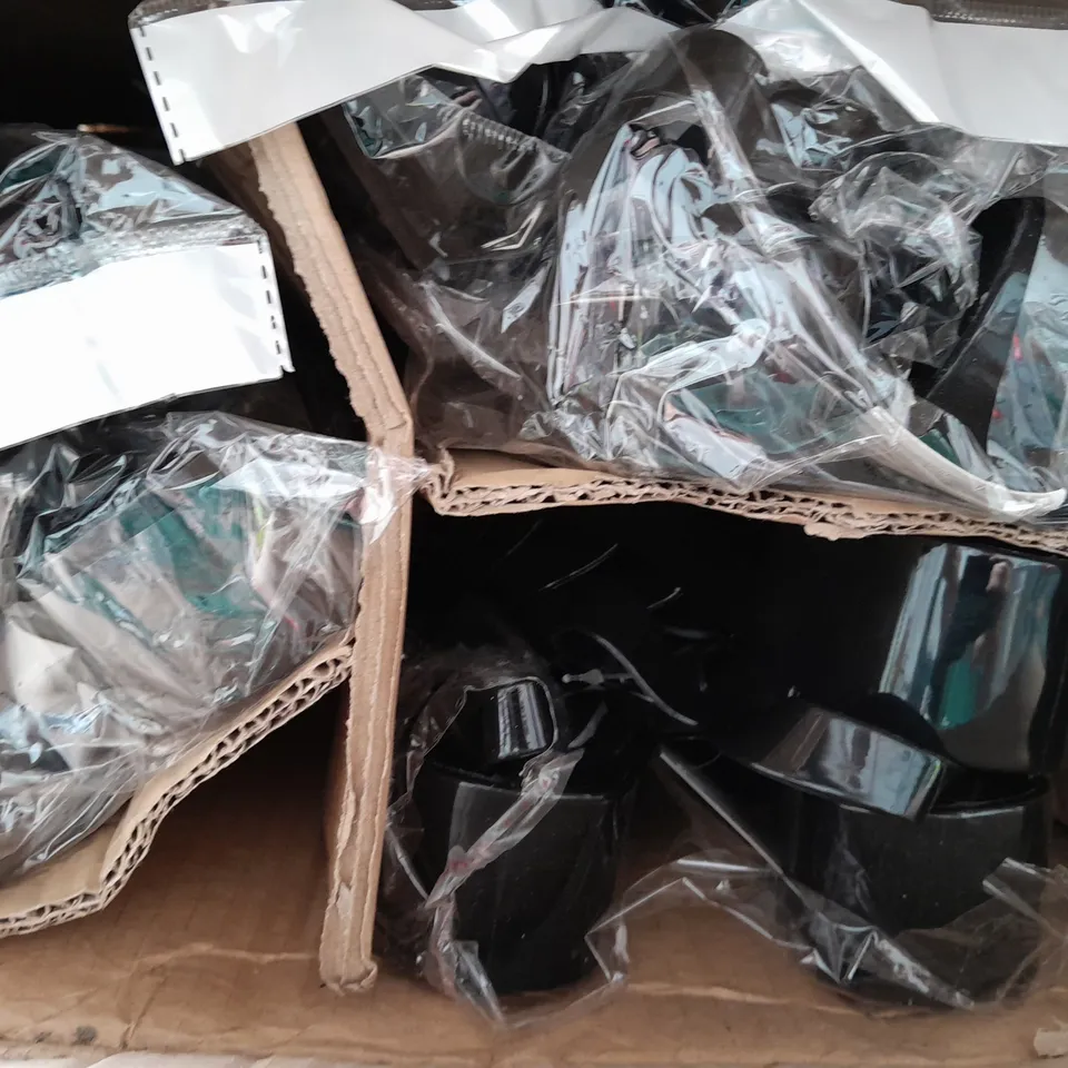 BOX OF APPROX 24 ASSORTED ASPIRER HEELED SANDALS IN BLACK IN VARIOUS SIZES 