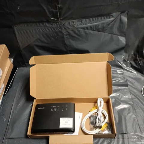TECHNICOLOR TG588V2 WIRELESS ROUTER/MODEM WITH POWER SUPPLY AND ETHERNET CABLES