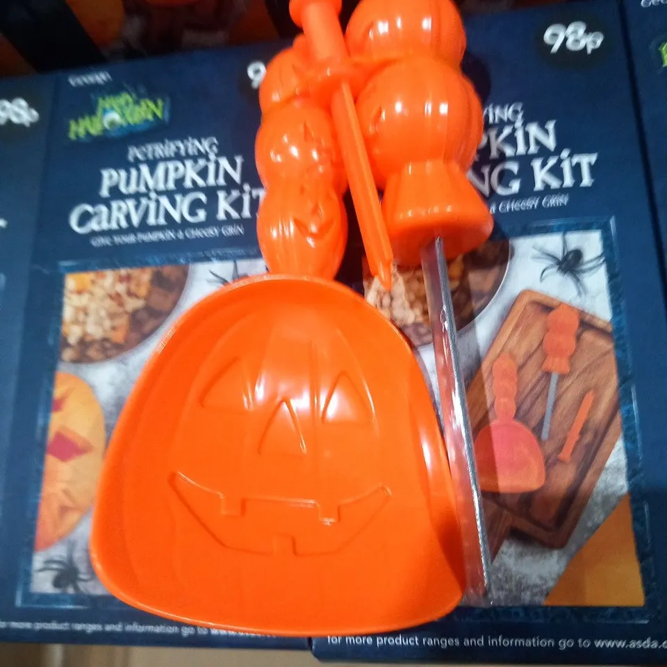 BOX OF APPROXIMATELY 48 BRAND NEW BOXED HAPPY HALLOWEEN PUMPKIN CARVING KITS