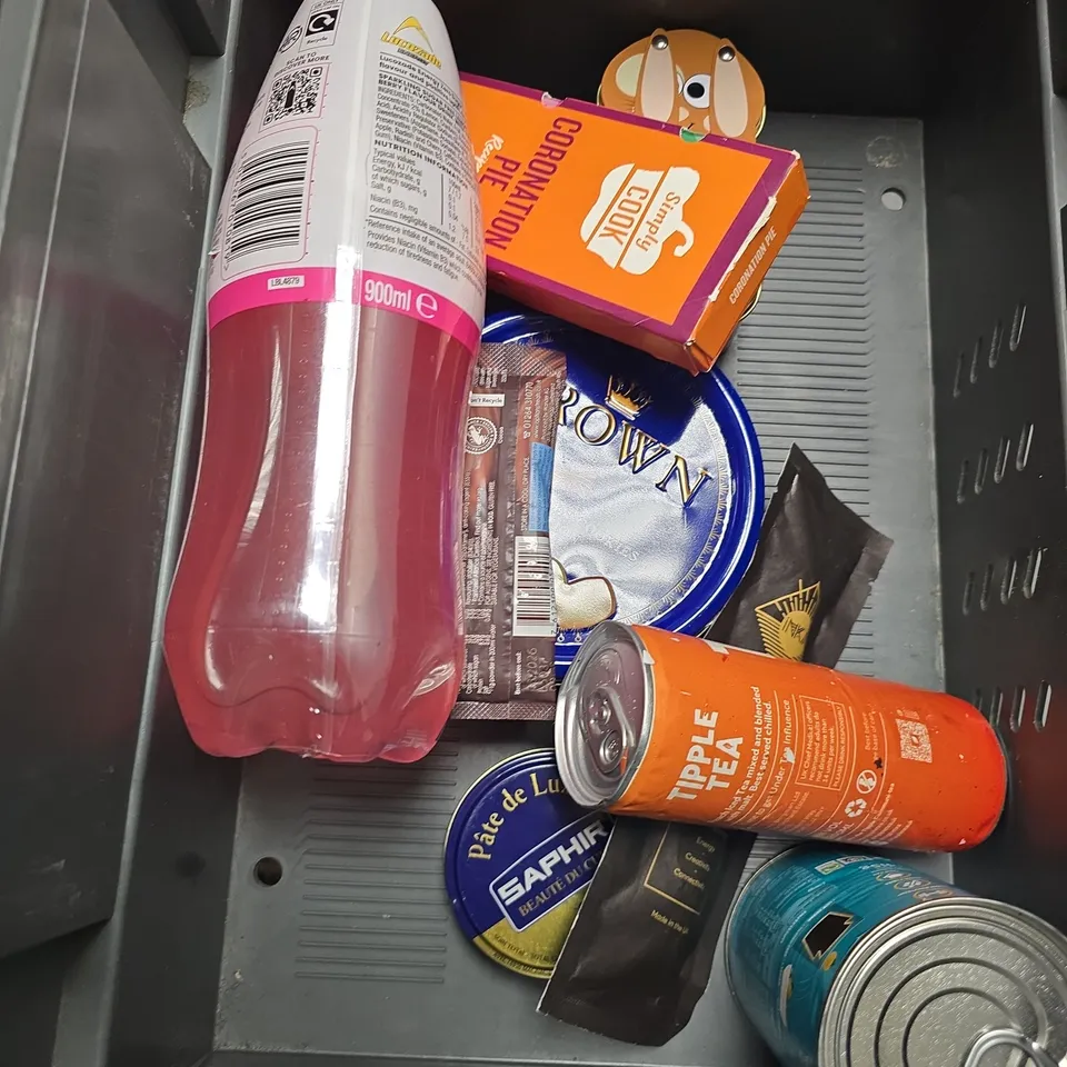 APPROXIMATELY 10 ASSORTED FOOD & DRINK ITEMS TO INCLUDE - NUTRICA FORTISIP CHOCOLATE , FIJI WATER , JUST BEE ETC
