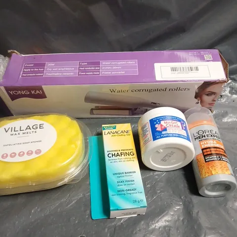 APPROXIMATELY 15 ASSORTED HEALTH & BEAUTY PRODUCTS TO INCLUDE EXFOLIATING SPONGE, MAGIC CREAM, L'OREAL MOISTURISER ETC 