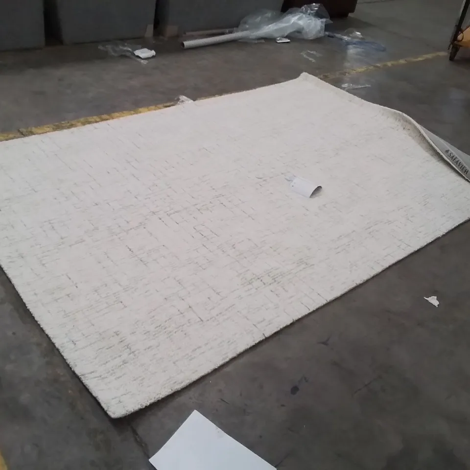 ABSTRACT STRIPED RUG IN IVORY AND LIGHT GRAY 274X183CM