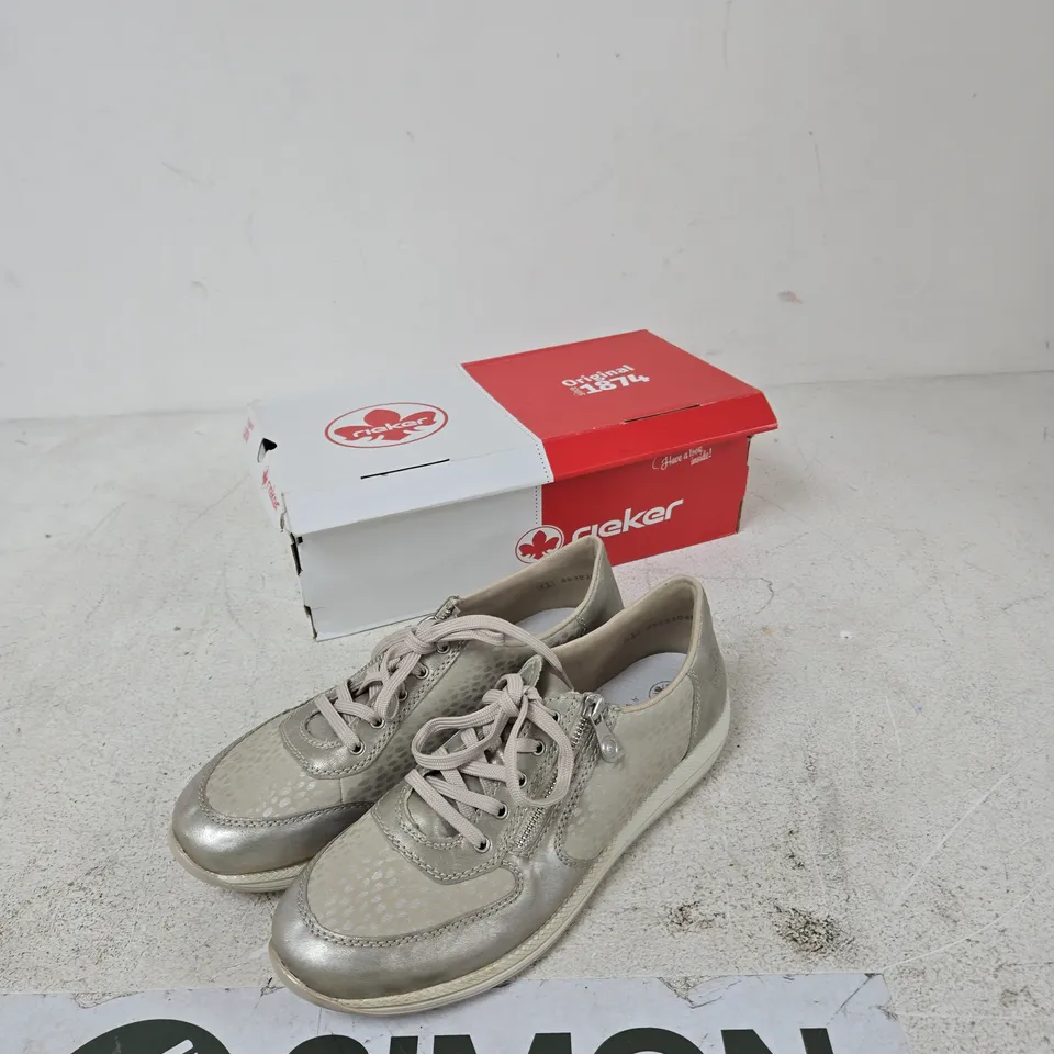 RIEKER N1112-60 SNEAKERS – BEIGE/SILVER, UK 7.5