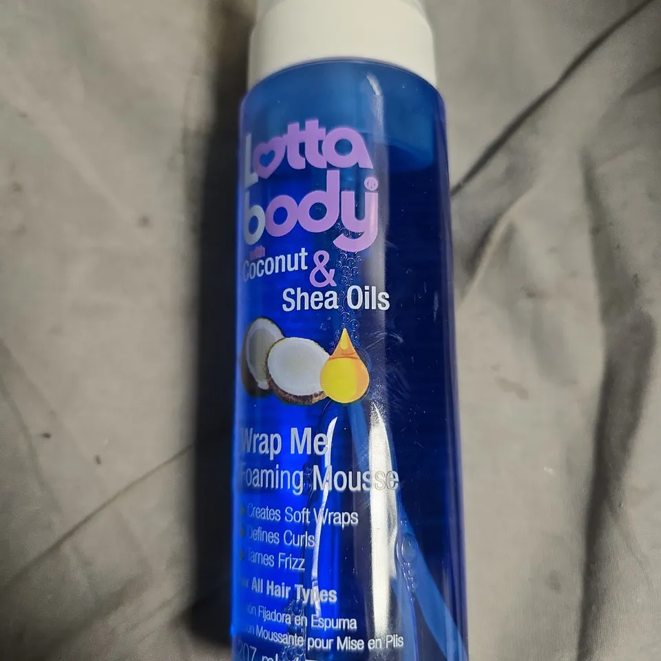 APPROXIMATELY 20 ASSORTED HEALTH AND BEAUTY PRODUCTS INCLUDING MITCHUM DEODORANT , THE BLACK STUFF NATURAL HANDMADE DEODORANT AND LOTTA BODY FOAMING MOUSSE 