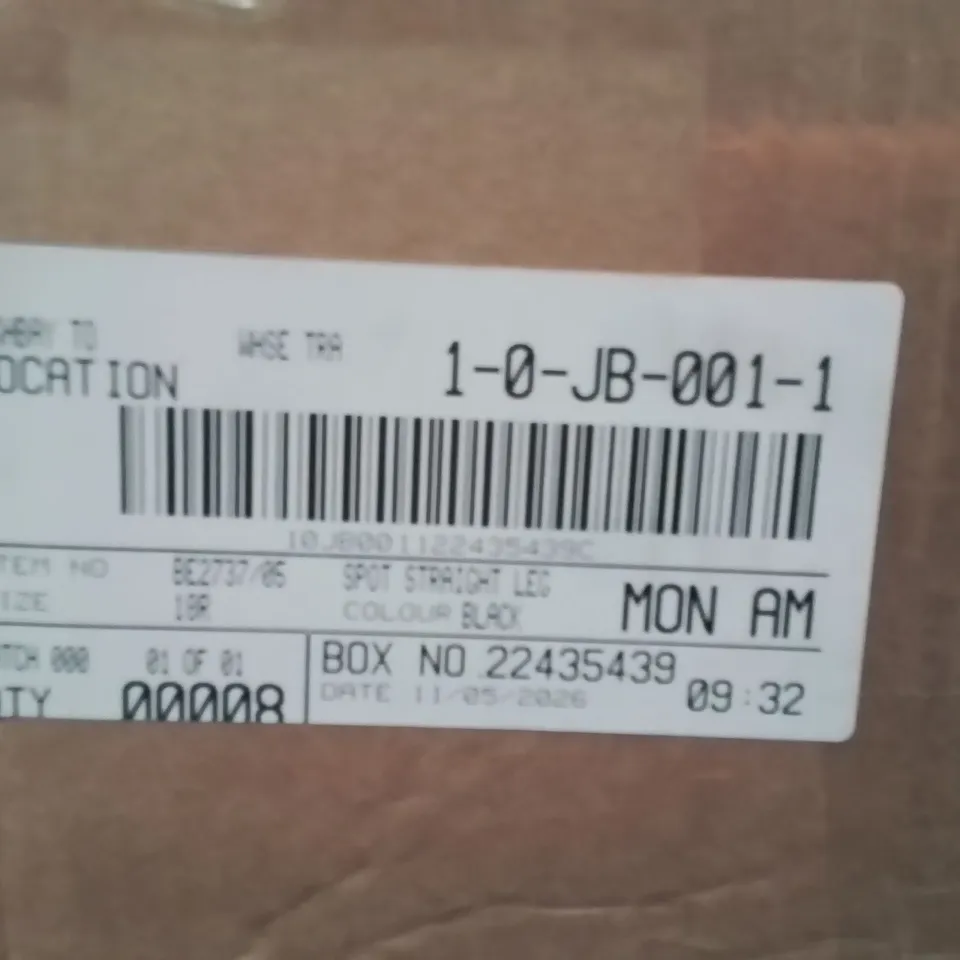 BOXED BRAND NEW APPROXIMATELY 8 SIMPLY BE SPOT STRAIGHT BLACK JEANS SIZE 18R