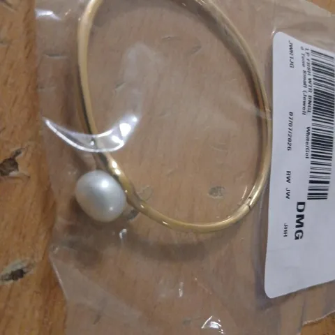 LARA PEARL FRESH WATER 10-11MM PEARL HINGED BANGLE STAINLESS STEEL