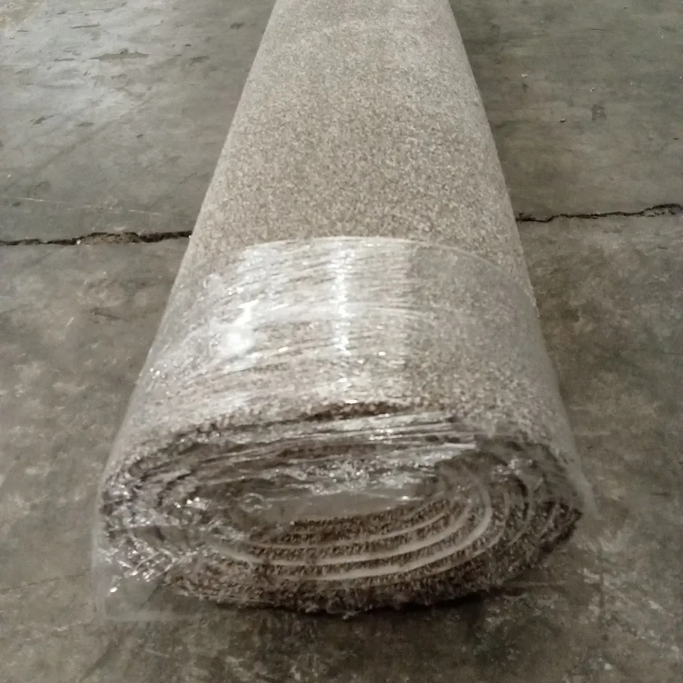 ROLL OF QUALITY CALM TWIST LINED OAK CARPET // APPROX SIZE; 1.8 x 5m