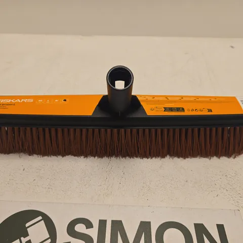 FISKARS YARD BROOM HEAD L – 46 CM