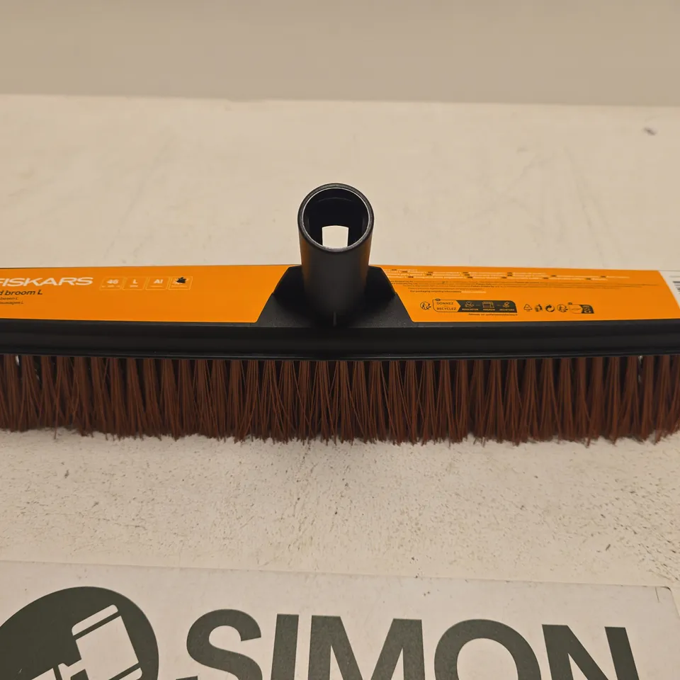 FISKARS YARD BROOM HEAD L – 46 CM