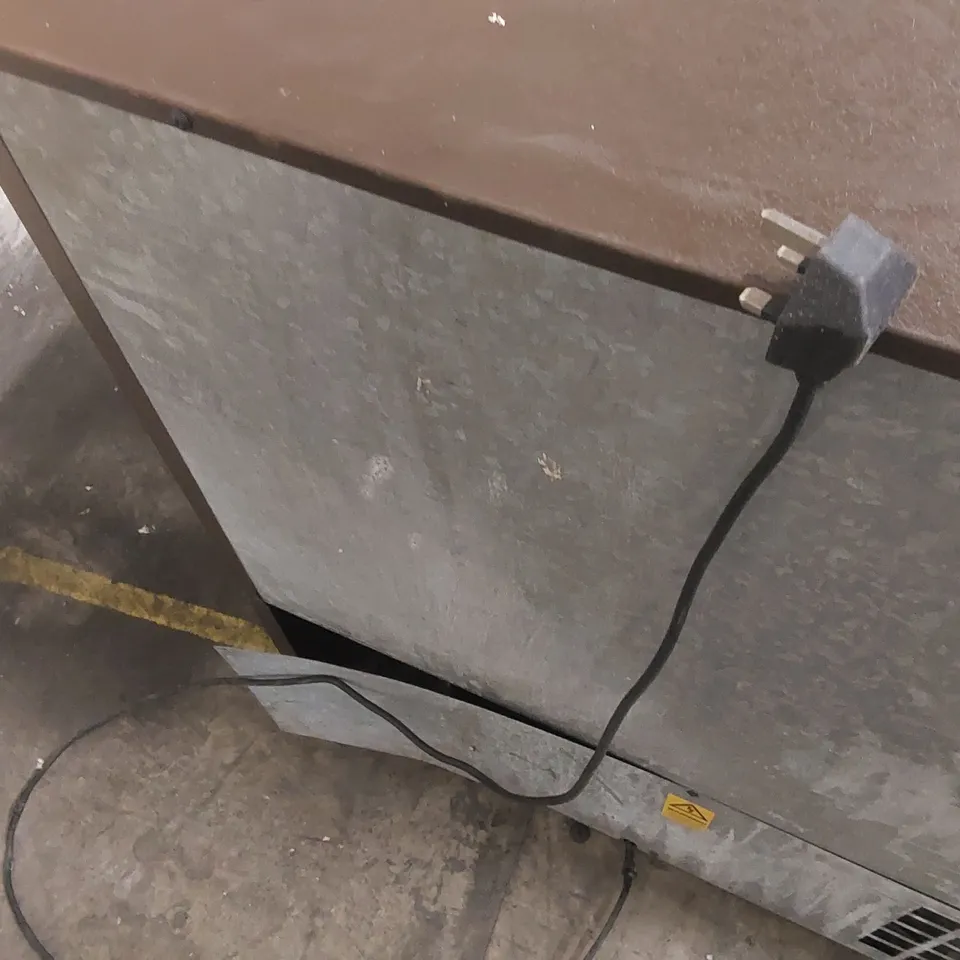 CORNELIUS COMMERCIAL DRINKS DISPLAY FRIDGE 