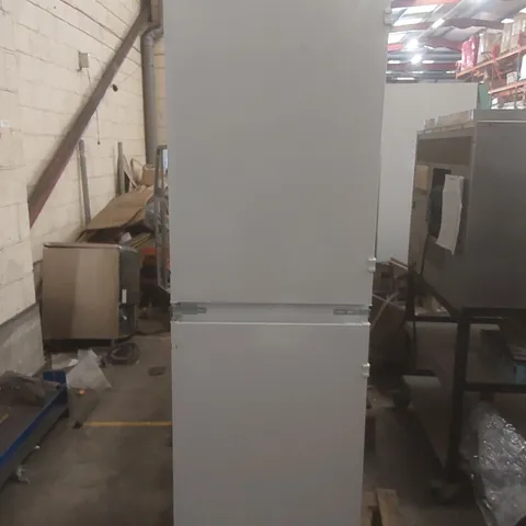 ELECTROLUX LNS5LE18S5 BUILT IN LOW FROST 50/50 FRIDGE FREEZER