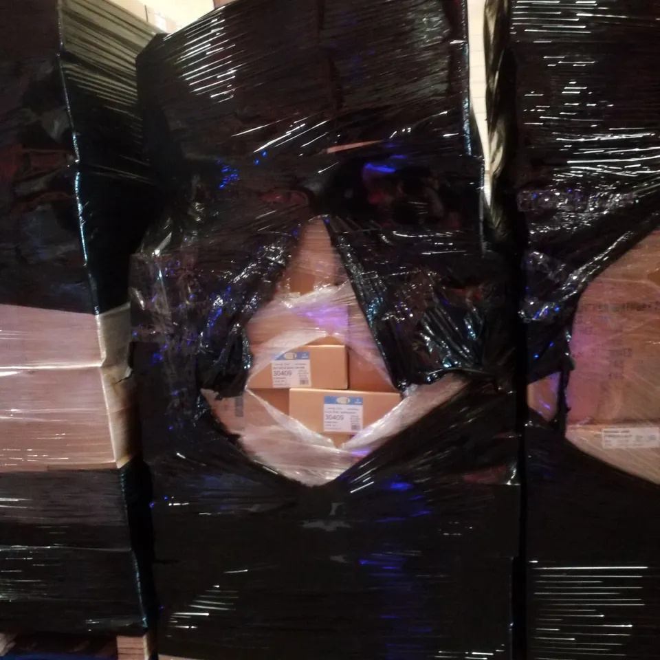 PALLET CONTAINING ASSORTED GREETINGS CARDS