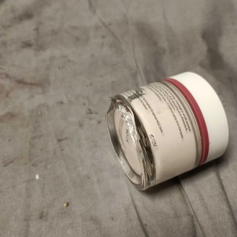 NO7 RESTORE & RENEW COLLECTION SKINCARE SET – BOXED FACIAL CREAMS, EYE CREAM & SERUM