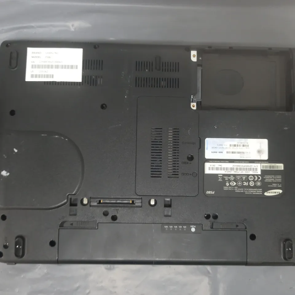 SAMSUNG P580 15 INCH I3 M 380 2.53GHZ