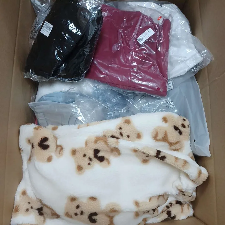BOX OF APPROXIMATELY 22 ASSORTED CLOTHING ITEMS TO INCLUDE - HAT , POLO SHIRTS , T-SHIRT ETC