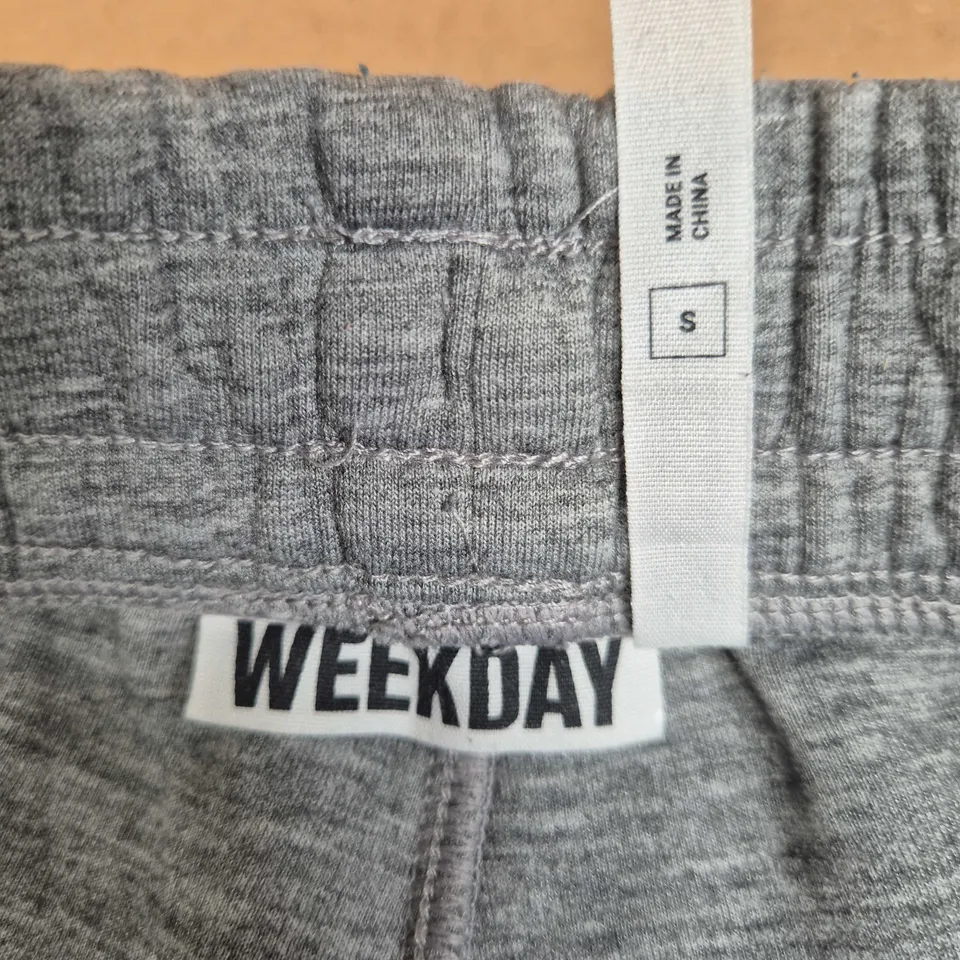 WEEKDAY GREY JOGGERS – SIZE S