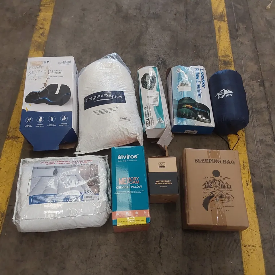 PALLET TO CONTAIN A LARGE ASSORTMENT OF PILLOWS, CUSHIONS AND RELATED PRODUCTS 
