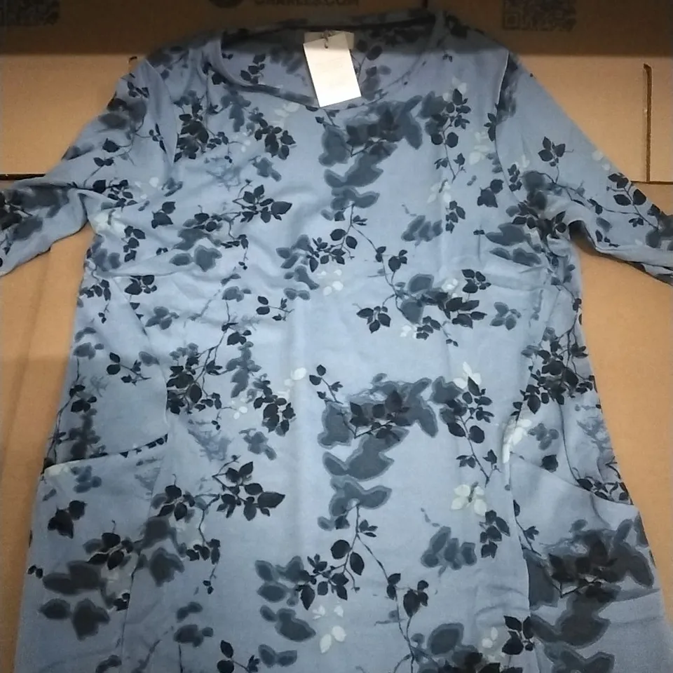 PALLET TO CONTAIN APPROXIMATELY 80 BRAND NEW DESIGNER CLOTHING ITEMS TO INCLUDE; HATS,SCARFS,HEELS,NIGHTWEAR ETC