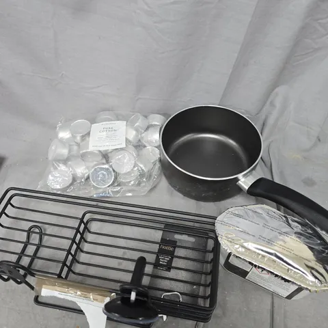 APPROXIMATELY 15 ASSORTED HOUSEHOLD PRODUCTS TO INCLUDE TEALIGHTS, WASHING RACK, PANS ETC 