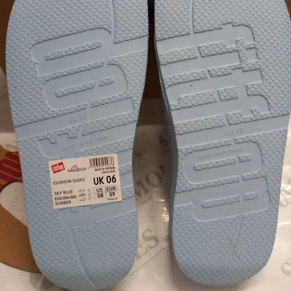 BOXED PAIR OF FITFLOP IQUISHION SLIDES IN SKY BLUE - UK 6