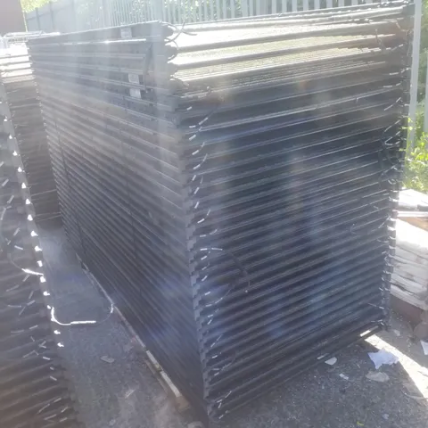 PALLET CONTAINING APPROXIMATELY 32 SOLYNDRA SOLAR PANELS