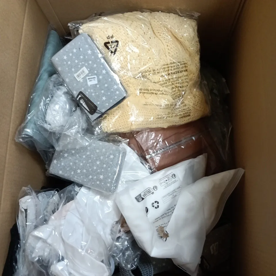 BOX OF APPROXIMATELY 25 ASSORTED CLOTHING ITEMS TO INCLUDE JO & JOE FOOTWEAR, MUDFLOWER CLOTHING, PURSE ETC