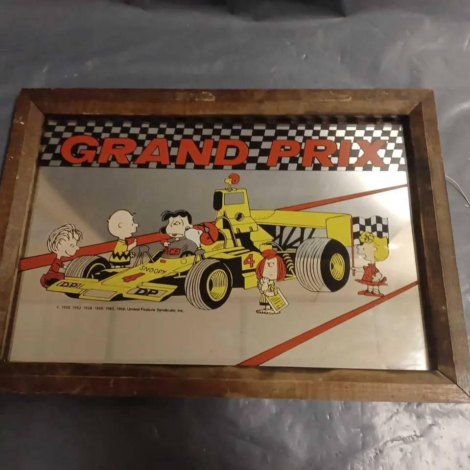 PEANUTS GRAND PRIX THEMED PICTURE IN WOODEN FRAME - APPROX. 35X25CM