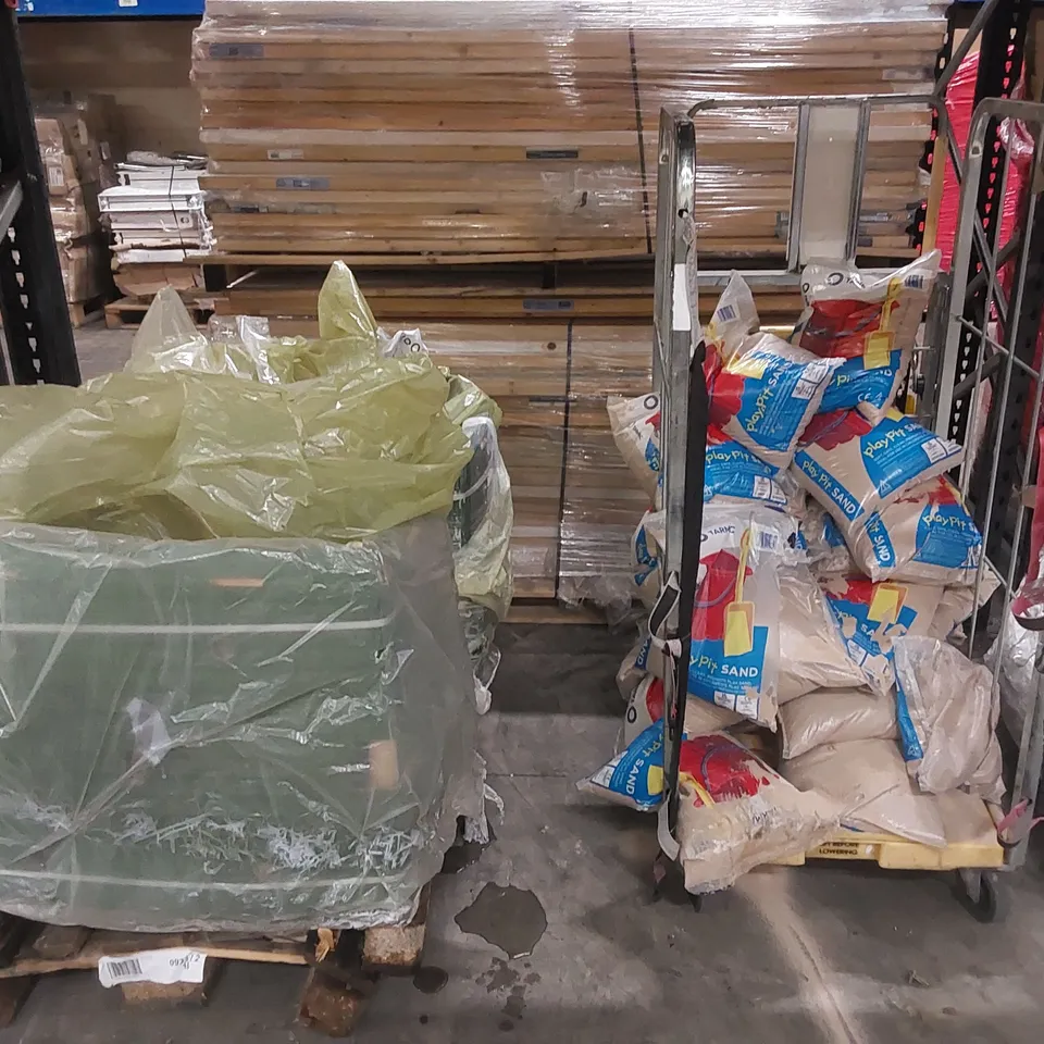 3 X BUNDLES TO CONTAIN A LARGE QUANTITY OF BAGGED SAND